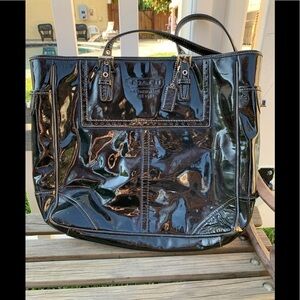 Coach‎ black patent leather tote